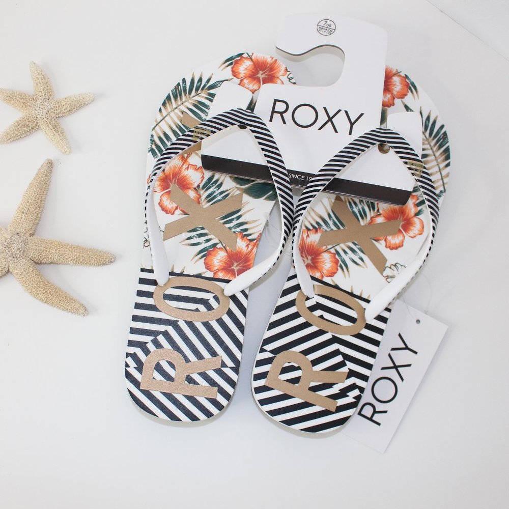 Roxy Palm Tree Striped Flip Flops // Roxy Sandals